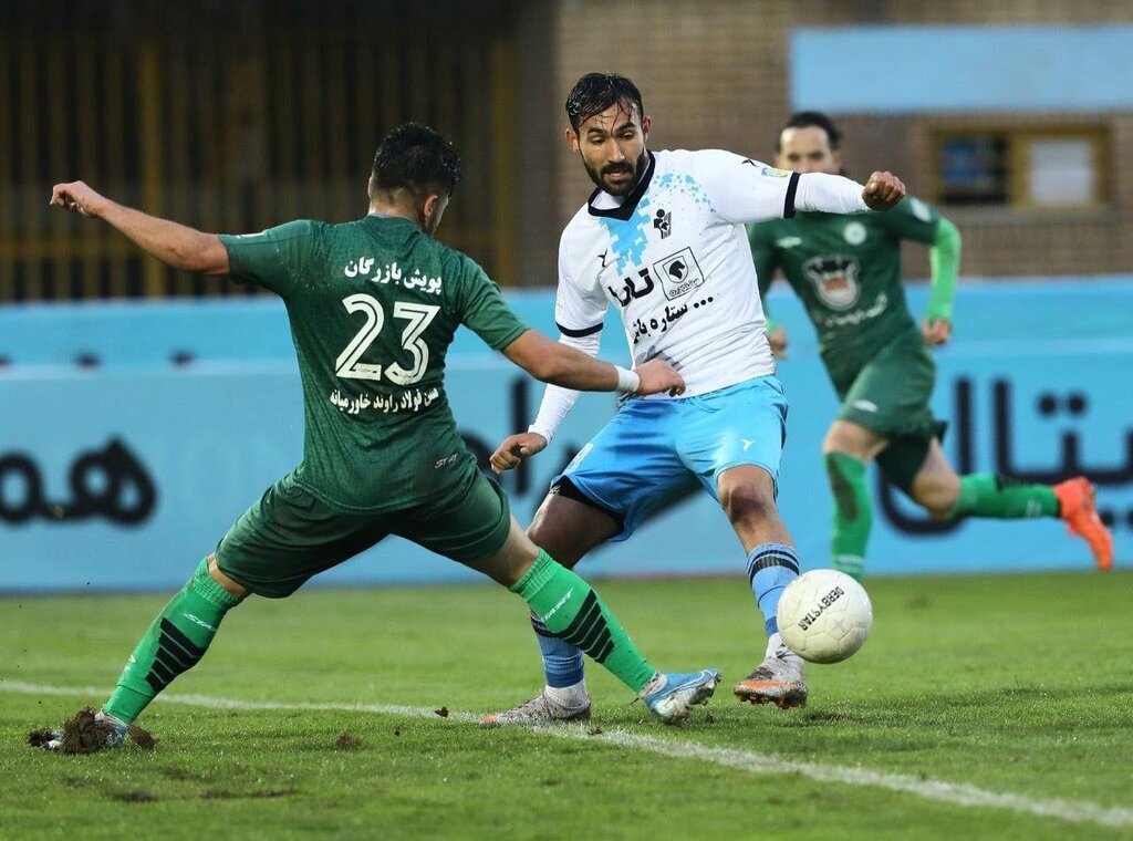 پیکان ۲ _ ذوب آهن ۰/ حسینی پیروز دوئل با تارتار