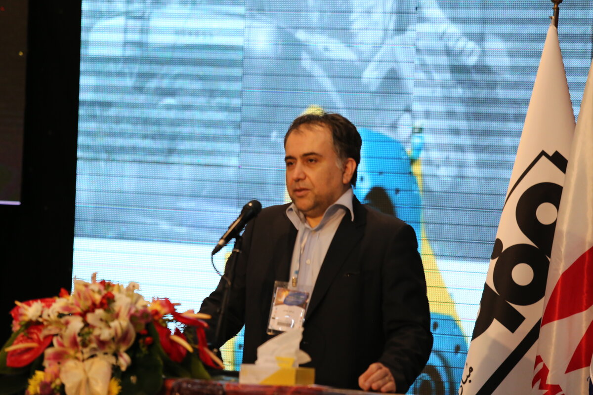  باید تولید فولاد کیفی با ارزش افزوده را در کشور توسعه دهیم