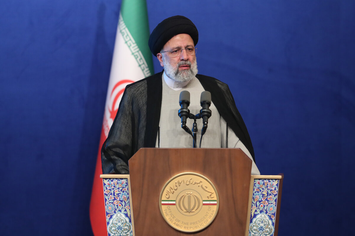 موانع و مشکلات در بخش بهداشت و درمان باید برطرف شود