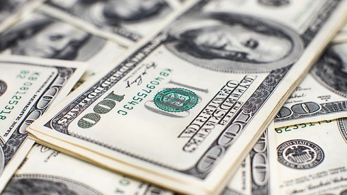 قیمت دلار ۱۳ شهریور ۱۴۰۲ / چرا دلار گران شد؟