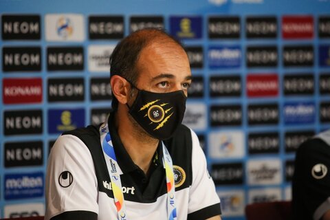 دفاعهای کناری سپاهان خسته بودند/ در فوتبال ایران ساختار دفاعی اهمیت زیادی دارد محرم نویدکیا