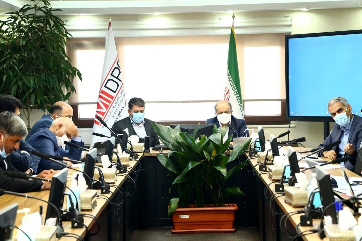 تسریع و توسعه اکتشافات مواد معدنی در استان یزد با توافق دستگاه های اجرایی