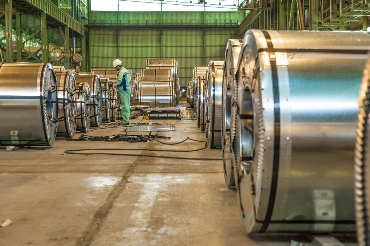 همت کارکنان ناحیه نورد سرد فولاد مبارکه برای تولید سفارش‌های خاص مشتریان