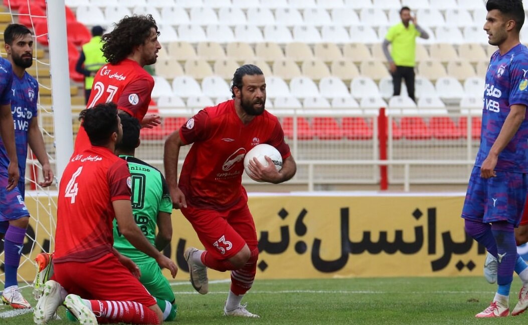 تراکتور ۳ _ هوادار ۲/ پیروزی دراماتیک و حیاتی در یادگار