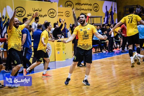 قهرمانی سپاهان در لیگ هندبال
