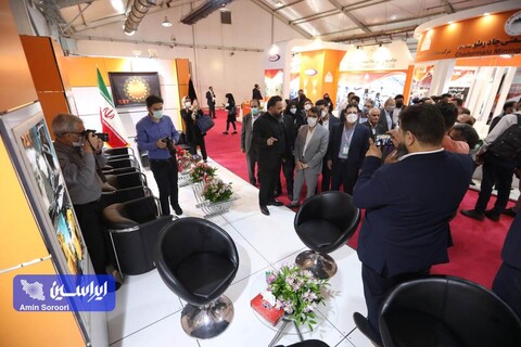 بازدید معاون وزیر صمت از نمایشگاه چشم‌انداز صنعت فولاد و سنگ‌ آهن ایران