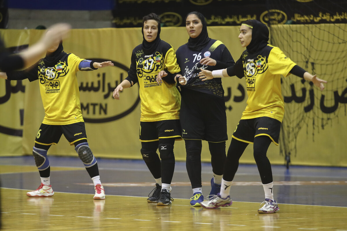 سپاهان ۲۴ _ تاسیسات دریایی ۱۸/ دختران طلایی در آستانه قهرمانی