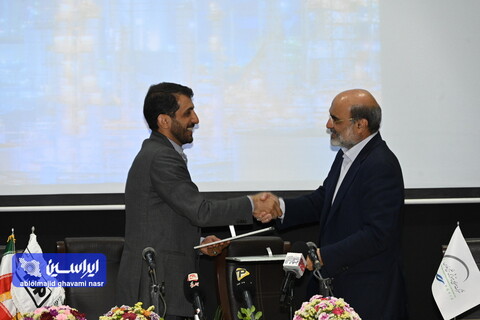 مراسم امضای تفاهم‌نامه همکاری میان شرکت صنایع پتروشیمی خلیج فارس و شرکت فولاد مبارکه