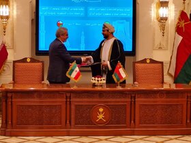 امضای چند سند همکاری و تفاهم‌نامه مشترک در سفر وزیر صمت به عمان