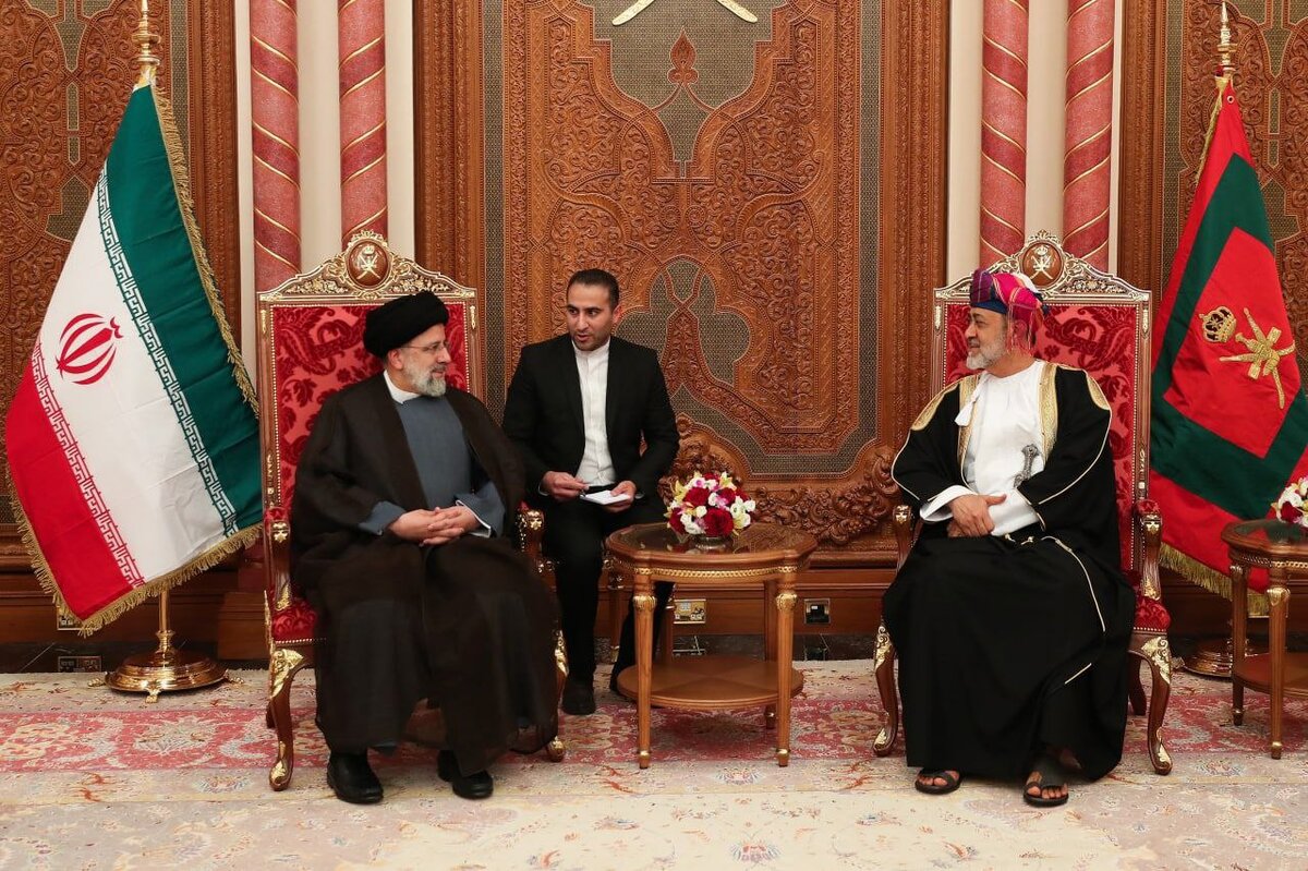 رئیس جمهور وارد مسقط شد