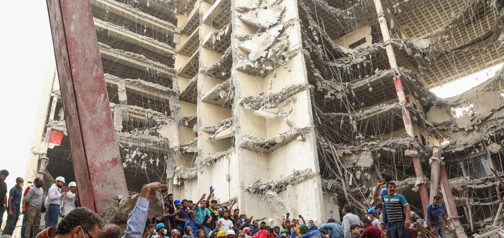 خطر جدی ریزش مجدد سازه متروپل وجود دارد