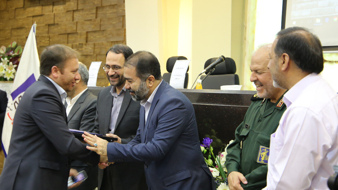  اصناف و بازاریان نقش مهمی در  جامعه بر عهده دارند