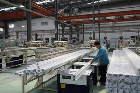 ۴ هزار واحد تولیدی در صنعت در و پنجره‌سازی کشور فعالیت می‌کنند