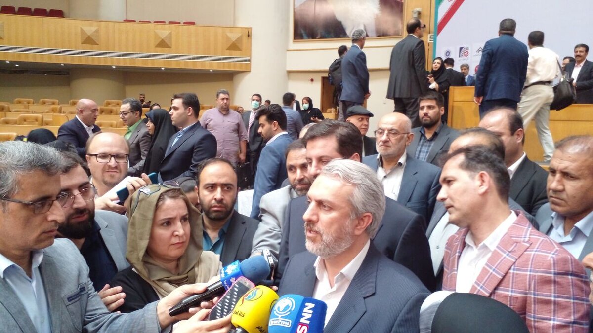 برای تعیین قیمت پایه فولاد با بورس مذاکره شده است