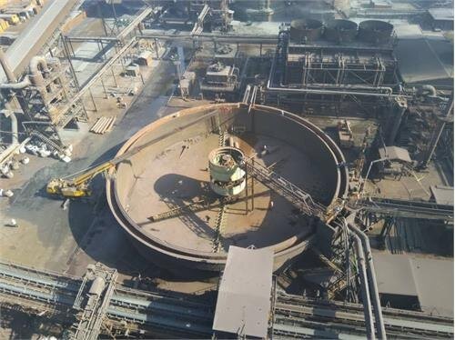 اشتغال و رفع محرومیت در خوزستان از اولویت‌های شرکت فولاد اکسین است