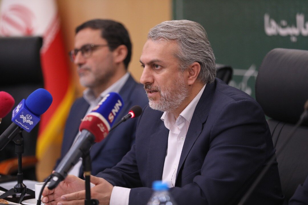 تامین حداقل استانداردهای زندگی در جامعه ضروری است