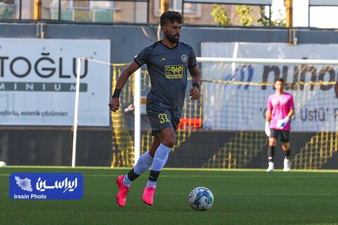 دیدار تیم‌های سپاهان و استانبول اسپور