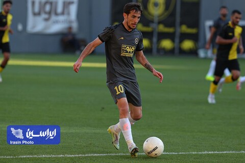 دیدار تیم‌های سپاهان و استانبول اسپور