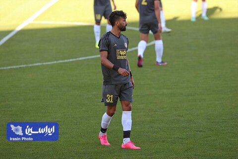 دیدار تیم‌های سپاهان و استانبول اسپور