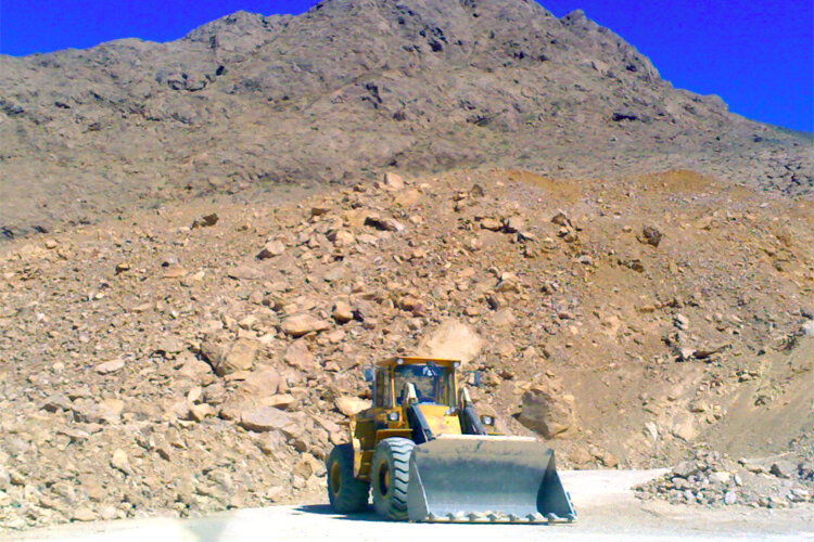 افزایش بهره وری معادن زرند در دستور کار قرار دارد