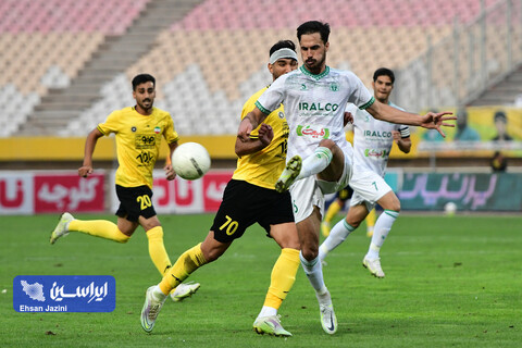 دیدار تیم‌های سپاهان و آلومینیوم