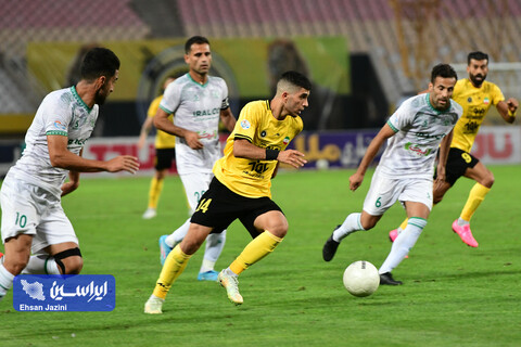 دیدار تیم‌های سپاهان و آلومینیوم