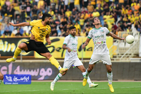 دیدار تیم‌های سپاهان و آلومینیوم