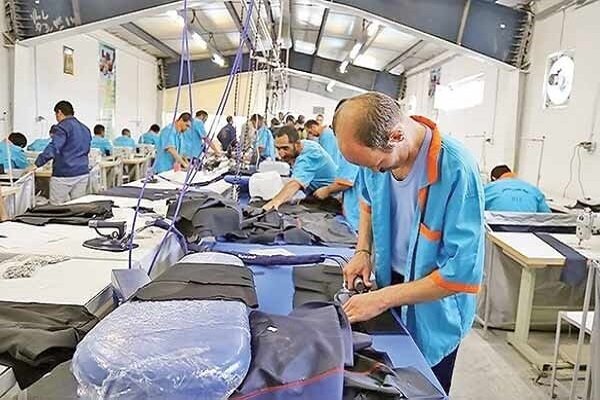 تامین آرامش اجتماعی با اشتغال زندانیان/ به کارگیری زندانیان مسئولیت اجتماعی است