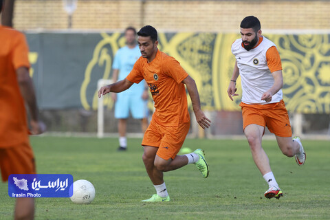 تمرین تیم فوتبال سپاهان پیش از دیدار با هوادار