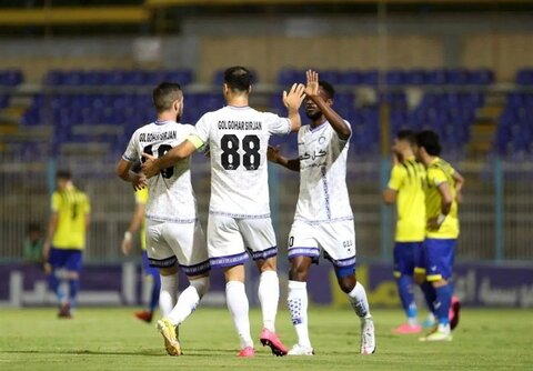 نساجی یک _ گلگهر صفر/ ژنرال لغزید و صدر از دست رفت گل گهر