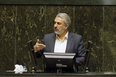 با هرگونه رانتخواری و ویژه خواری مقابله میکنیم/ دوقطبیسازان خیانتکارند فاطمی امین