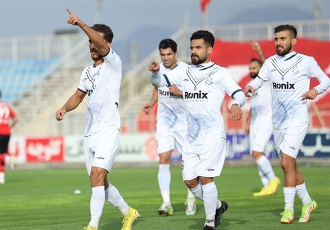 ملوان ۳ _ فولاد ۱/ ادامه ناکامیها نکونام ملوان