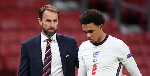 انتقادها از سرمربی انگلیسی به اوج رسید؛ تو محافظهکاری! سرمربی انگلیس