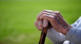 نیمی از سالمندان ایرانی دچار ۳ بیماری مزمن/وجود یک تخت آسایشگاهی به ازای هر۶۴۰ نفر سالمند در کشور!