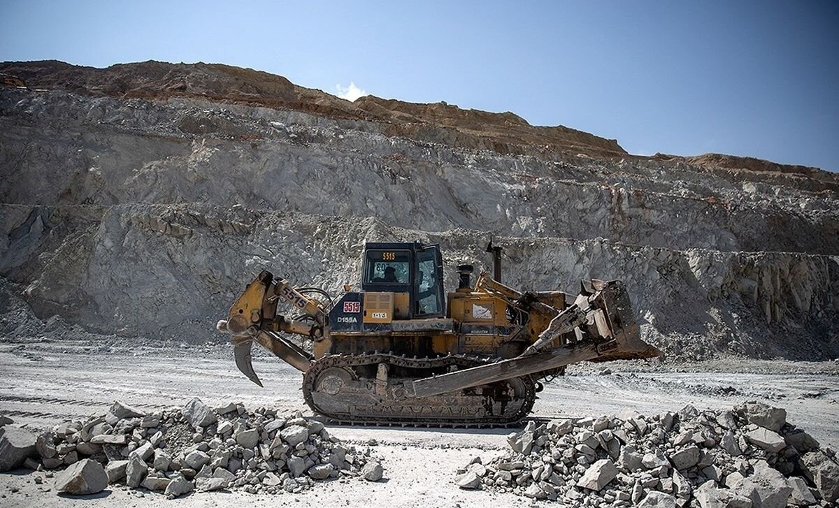 معدن با وجود تحرک‌زایی بیشتر، سهم کمتری نسبت به نفت در اقتصاد دارد