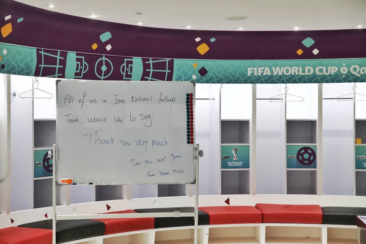 تصویری جالب از رختکن ایران/ بازی بعد شما را میبینیم