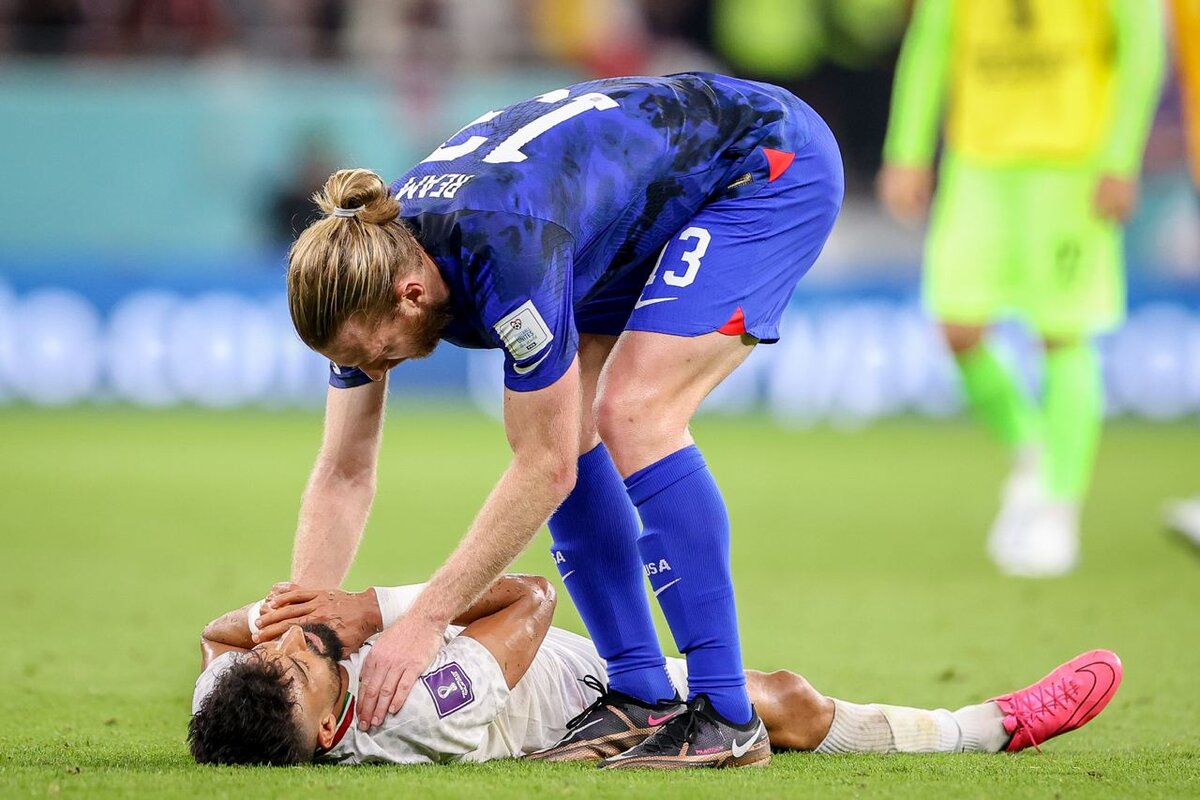 تصاویر تلخ در پایان دیدار ایران و آمریکا/ ستارهای که بیش از همه اشک ریخت