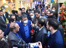بازدید مدیرعامل فولاد مبارکه از مجموعه غرفههای این شرکت در ایران متافو 2022