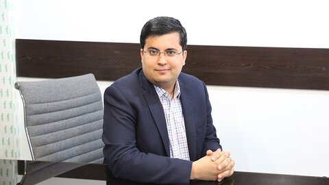 راهحل کاهش قیمت ارز از حوزه اقتصاد خارج شده است آرش علوی