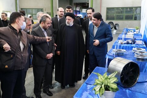 ورود مردم به میدان تولید سبب موفقیت کشور میشود بازدید رییس جمهور