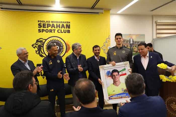 حضور مدیران عامل فولاد مبارکه در باشگاه سپاهان/ تقدیر از ستارههای سپاهان در جامجهانی