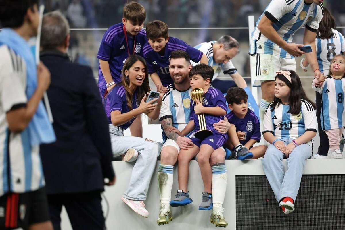 تصاویری خاص از جشن قهرمانی آرژانتین/ خانواده مسی هم آمدند