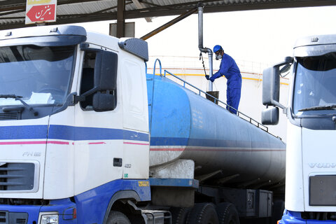 توزیع روزانه ۲۵۰ میلیون لیتر فرآورده نفتی در کشور توزیع فرآورده های نفتی