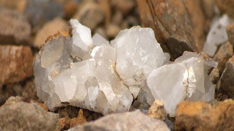 سرمایهگذاری یکهزار میلیاردی در معادن سیلیس خوی معدن سیلیس