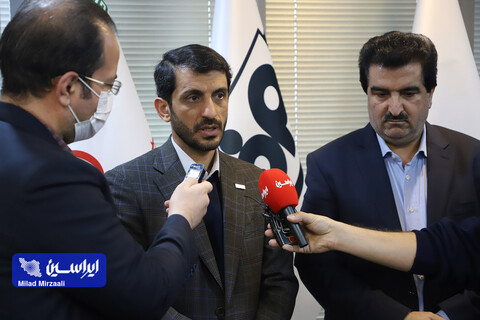 بانکها باید در طرحهای توسعهای کشور نقش خود را بهخوبی ایفا کنند تفاهم نامه فولاد مبارکه و بانک رفاه