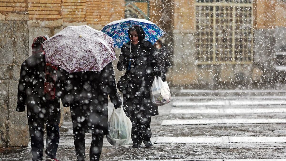 تداوم بارش برف و باران در برخی استان‌ها/ هوای تهران همچنان ناسالم برای تمام گروه‌ها