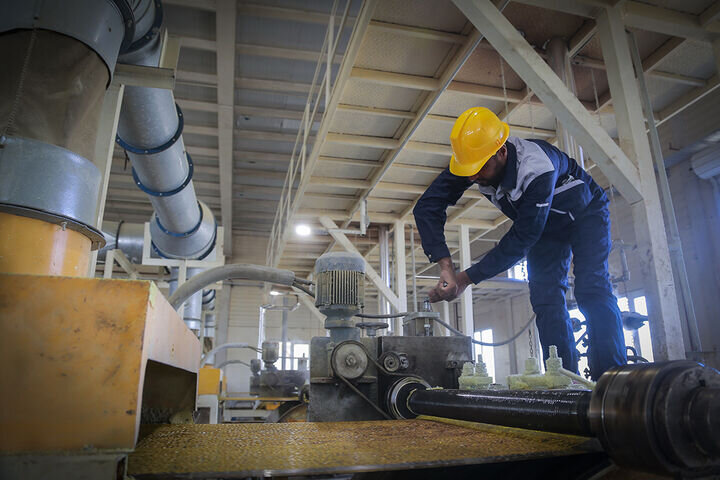 تولید بار اول اقلام راهبردی زمینه‌ساز دانش بنیان شدن صنایع/ اقدام برای خنثی سازی تحریم‌ها