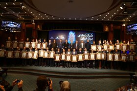 تقدیر از فولاد مبارکه به عنوان چهارمین شرکت برتر کشور و اولین شرکت از نظر سودآوری و ارزش افزوده