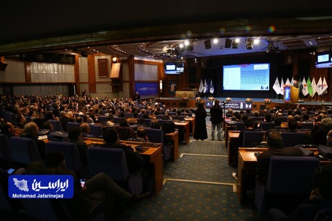 تقدیر از فولاد مبارکه به عنوان چهارمین شرکت برتر کشور و اولین شرکت از نظر سودآوری و ارزش افزوده