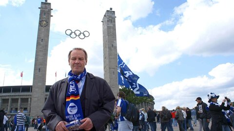 ماجرای عشق آتشین به فوتبال و دیوار سرد برلین/ جنگ ۲۸ ساله بین طرفدار فوتبال و اشتازی هلموت کلوپفلایش